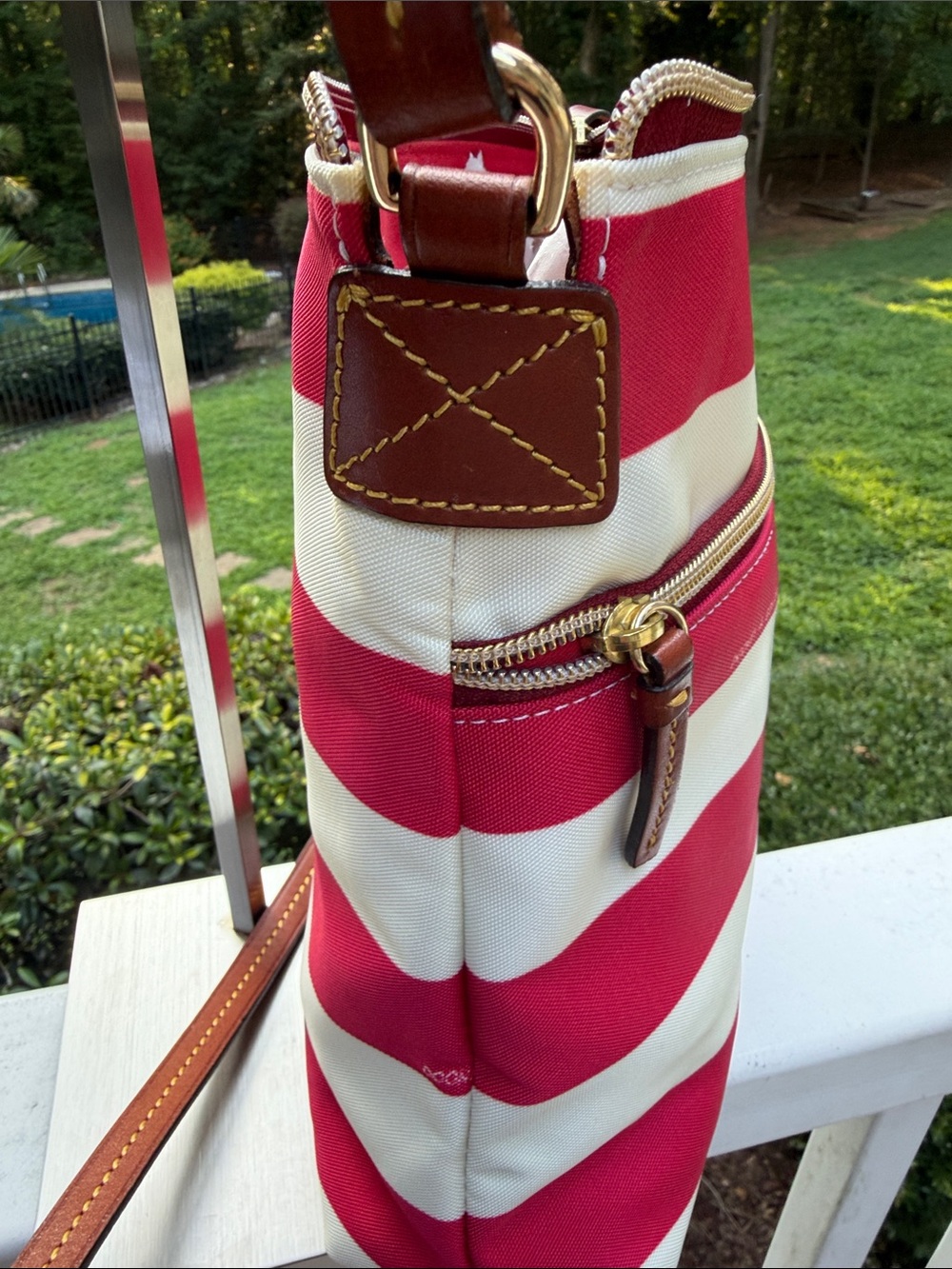 25$ LOW Dooney & Bourke Pink and White Striped Crossbody Bag GUC - Picture 9 of 16